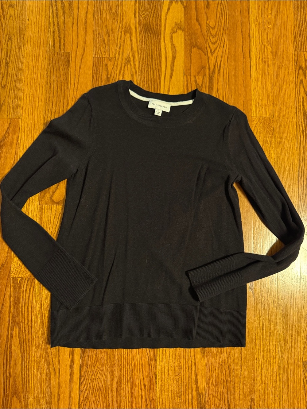 Free Assembly Black Long Sleeve Crewneck Top